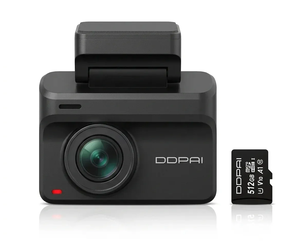 מצלמת דרך DDPAI Z50 Pro עם כרטיס זיכרון
